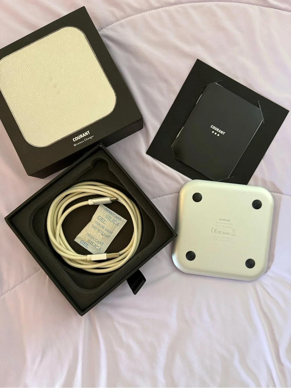 Courant Wireless Charger White Cream Color